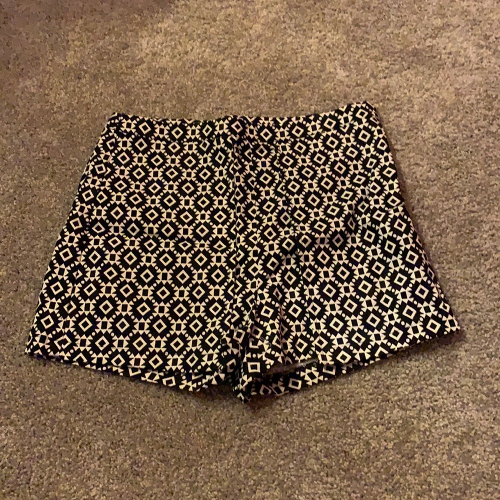 Hollister fabric patterned shorts size 0